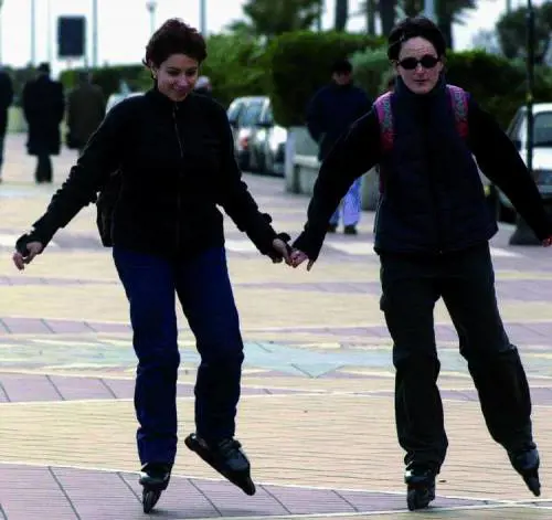 Tutti pattinano in corso Italia senza lautorizzazione di Marta