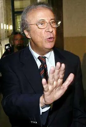 Caso Unipol: annullata 
la condanna a Consorte 
"Erano i Ds a chiamare"