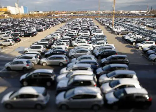 Fiat, niente dividendi. Il premier: aiuti all'auto