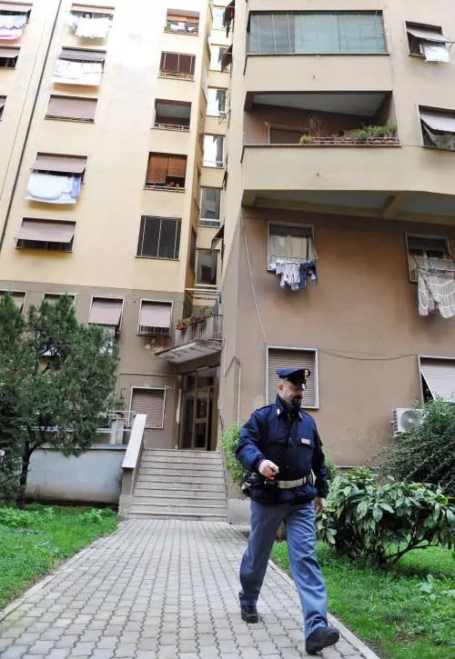 Tuscolano, accoltella madre e sorella: fermato 