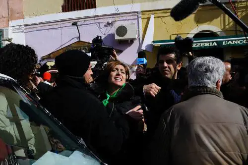 Clandestini, ancora tensione a Lampedusa 
Fischiata la Maraventano, polemica col sindaco