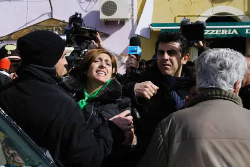 Lampedusa fischia la senatrice leghista