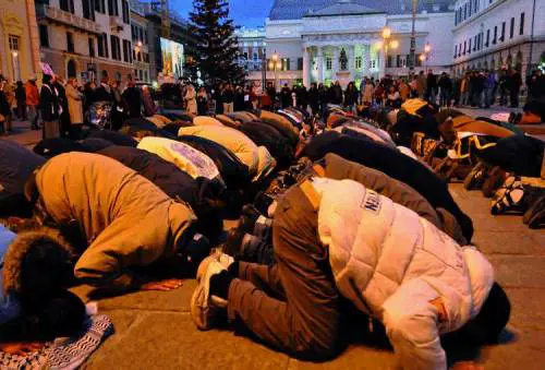 La sindaco: «Questa moschea per superare i pasticci di prima»