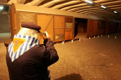 "Infame negare Shoah". E il Vaticano condanna