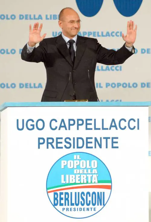 Cappellacci: "Bonus di 5mila euro  
per cinque anni ai disoccupati sardi"