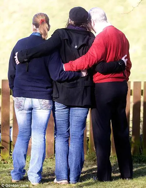 Tolgono i bimbi ai nonni  
per darli a coppia gay