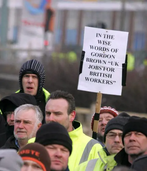 Inglesi in sciopero contro gli italiani