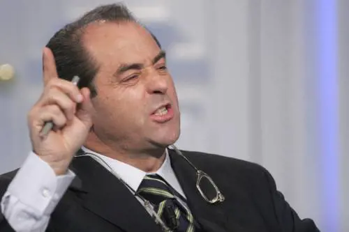 Di Pietro ai suoi: "Via dalle giunte  
di Napoli". Ma l'Idv dice no