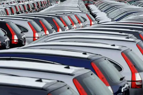 Gli aiuti ai consumi 
Auto, frigo, mobili:  
il piano del governo