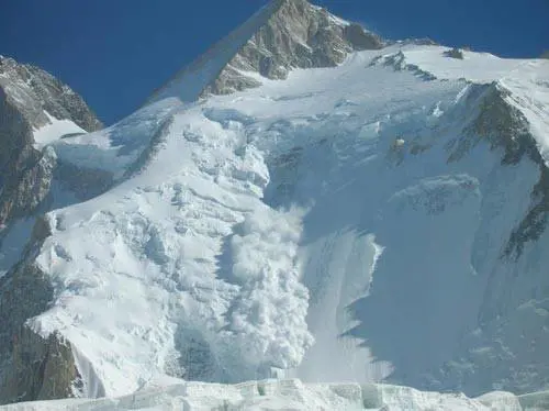 Valanga in Valgerola: morto alpinista
