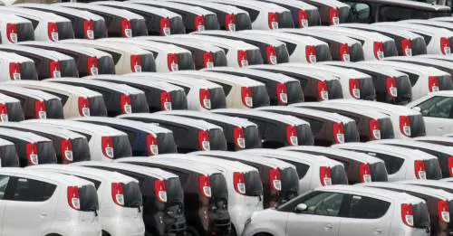 La produzione industriale 
va a picco: auto -48%