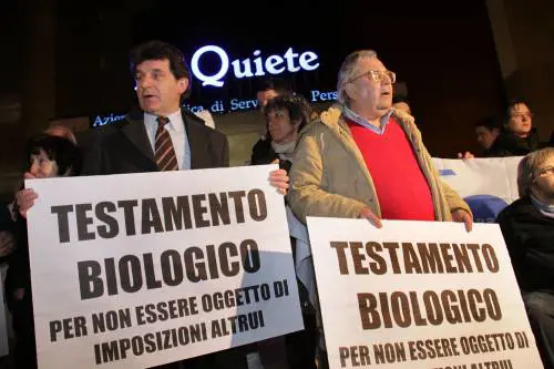 Testamento biologico, il Pd: "Referendum  
abrogativo se passerà la legge voluta dal Pdl"