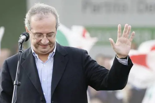 Veltroni salva l’Italia: soldi (finti) per tutti