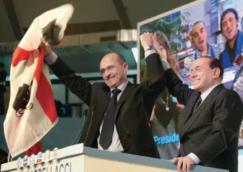 Sardegna, trionfo Pdl. Cappellacci travolge Soru