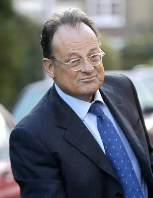 "Intascò una mazzetta" 
A Mills 4 anni e 6 mesi