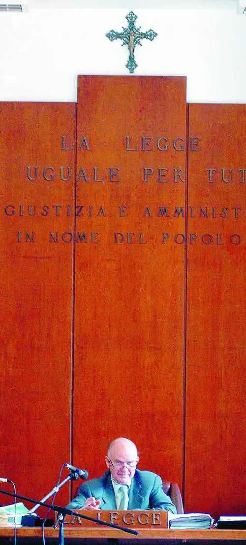 Il giudice anti crocifisso? Ha il permesso di non lavorare