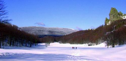 Con gli sci e con le ciaspole  nella neve della Val d’Aveto