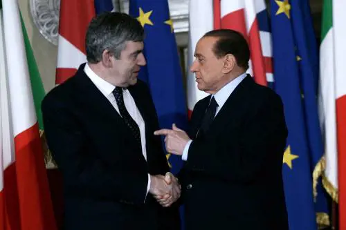 Crisi, la ricetta di Berlusconi e Brown: 
"Ne usciremo senza protezionismo"