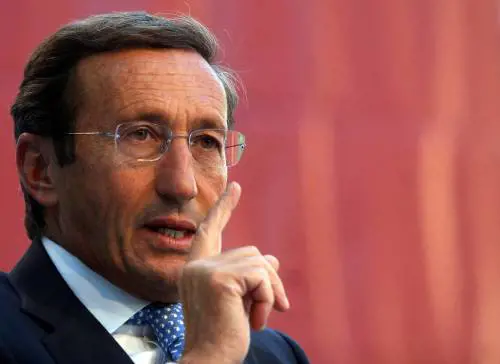 Fini: no odiosa associazione crimine-immigrati
 
Provocazione: leader Pd? Il laico antifascista Fini