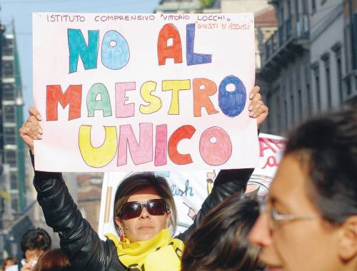 Aiuto, hanno ucciso la maestra (e il papà)