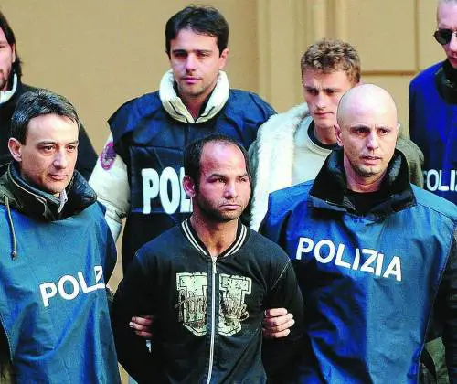 Stupro della quattordicenne: restano in cella i due accusati