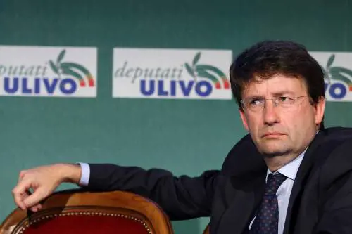 Pd, oggi Franceschini sfida l’ira dell’assemblea