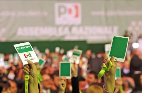 Franceschini eletto segreterio del Pd 
Un ex Dc alla guida degli ex del Pci