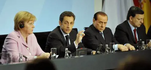 I grandi d’Europa trovano l’accordo: 
"Vigileremo su titoli tossici e rating"