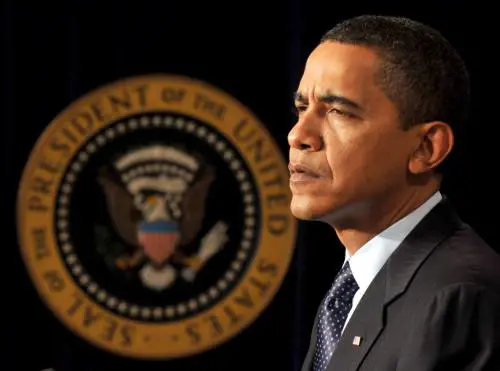 Usa, fiducia dei consumatori ai minimi 
Bernanke: "Fuori dalla crisi fra 3 anni"