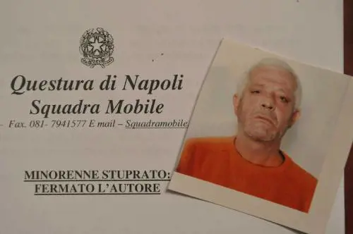 Napoli, 12enne violentato: 
preso impiegato comunale 
La folla tenta il linciaggio