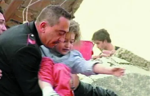 Crollo di San Giuliano: 
5 condannati, un assolto