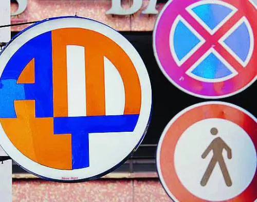 Dichiara falso reddito per avere labbonamento Amt: assolta