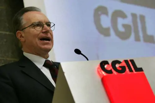 Scioperi, via libera 
dal governo al ddl  
Epifani: "Attenti..."