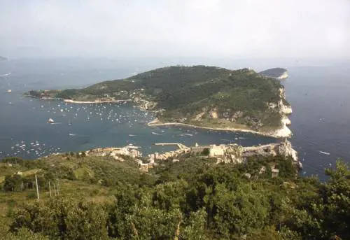 Difesa: le ex caserme 
diventeranno alberghi