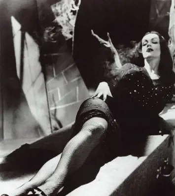 Una vampira emerge dalla Laguna. Il fascino del non-morto colpisce ancora