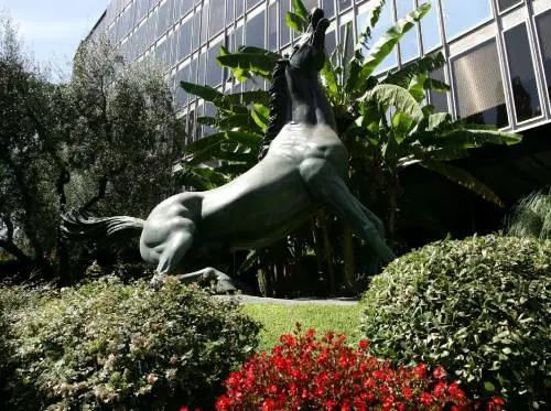 Rai, De Bortoli dice no 
e resta al Sole 24Ore 
Tramonta Petruccioli