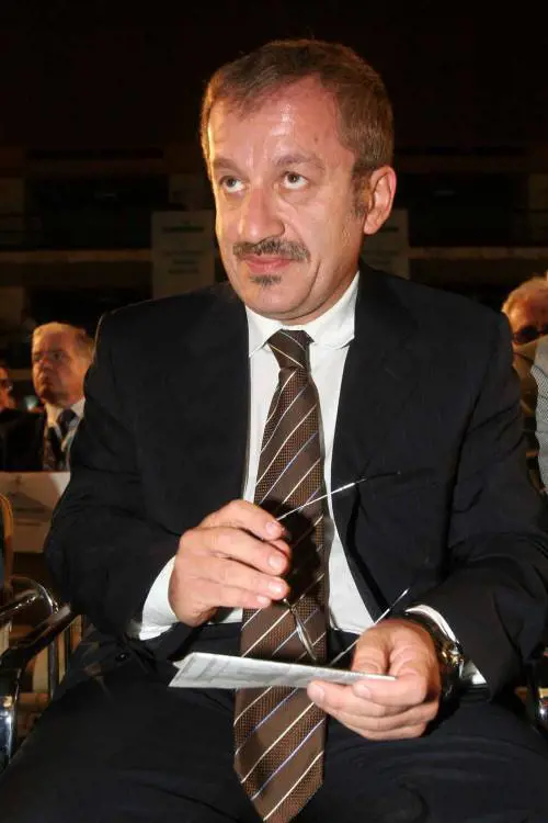 Immigrazione, Maroni: "Un Cie in ogni regione"