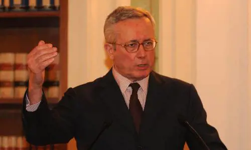 Banche, Tremonti: affidare la vigilanza alla Bce