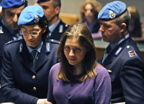 Meredith, Amanda: "Presa a schiaffi da agenti"