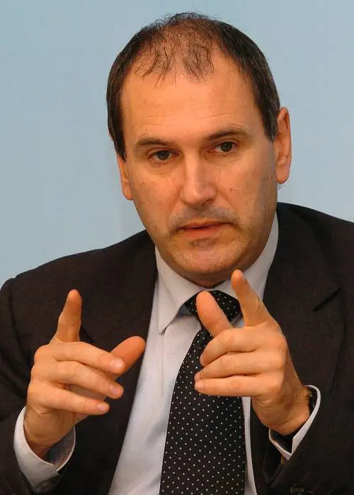 "Adesso lo coprono di complimenti, ma fu proprio il Pd a far fuori il Prof"