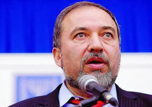 Israele, Lieberman il falco sarà ministro degli Esteri