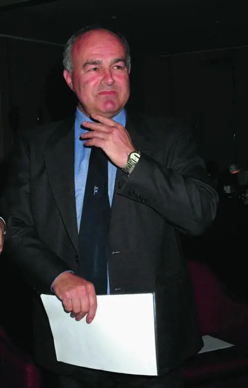 «La Fiera di Milano sotto lattacco della Fondazione» Si accende la partita per il rinnovo dei vertici della spa e lEnte dirotta 40 milioni. Il presidente: «Decisione strumentale»