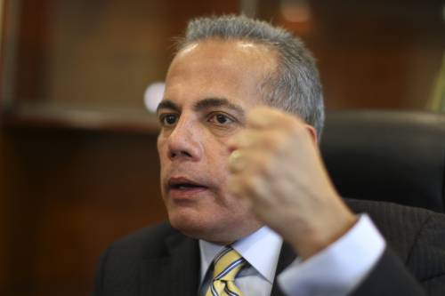 Venezuela, ordine d'arresto per l'anti-Chavez Manuel Rosales