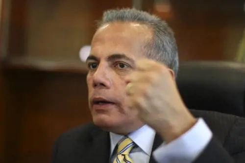 Venezuela, ordine d'arresto per l'anti-Chavez Manuel Rosales