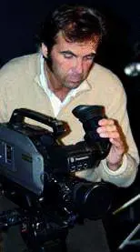 Qualche lacrimuccia? Solo per salutare il partito che ha portato la destra al governo