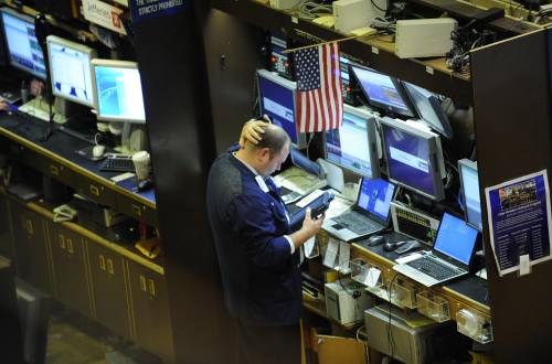 Le Borse affondano: Tokyo -4,5%, male l'Ue