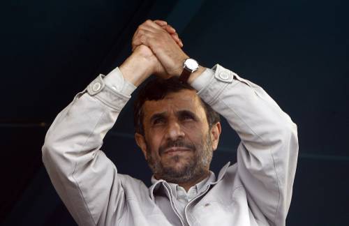 Ahmadinejad inaugura  
la prima centrale nucleare 
e apre sull'arricchimento