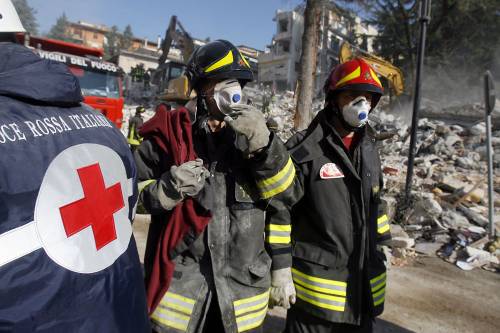 Aiuti, assegno mensile 
da 400 euro per famiglia 
Schifani: "Lo Stato c'è"