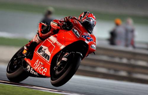 Pole per la Ducati di Stoner 
ma Valentino è subito dietro