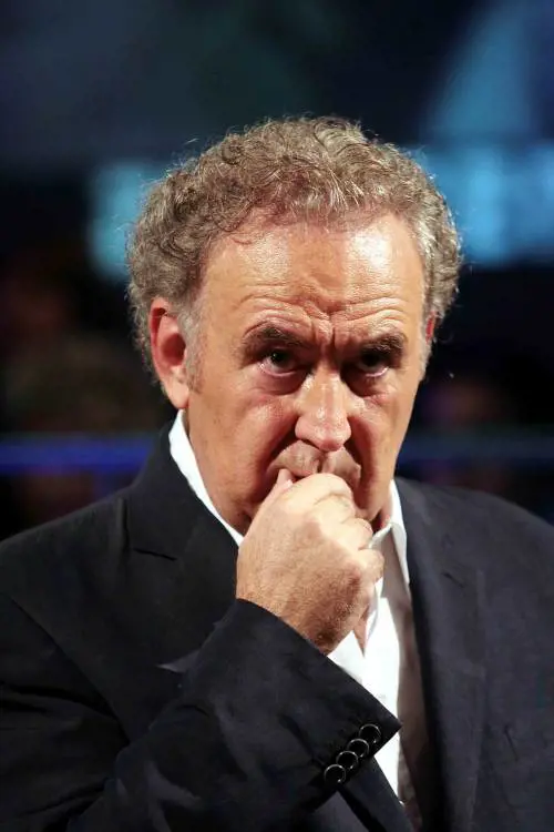 Annozero, Fini e il premier: spettacolo indecente